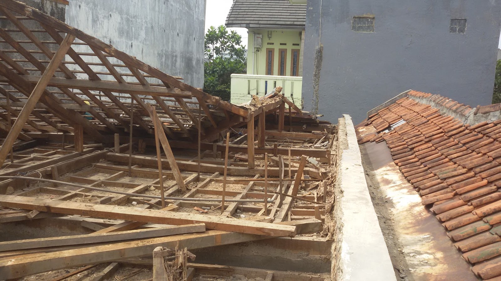 SPECIAL RENOVASI ATAP RUMAH : harga renovasi atap bandung