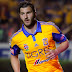 Le guardan su medalla a Gignac