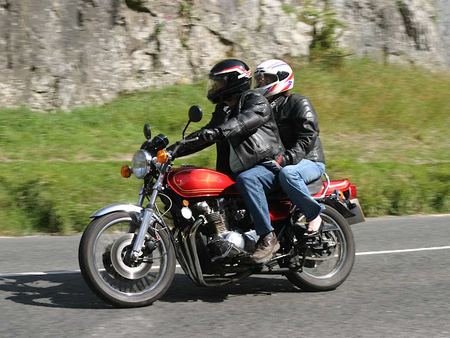 10 Tips For Riding A Motorcycle With A Passenger AUTOMOLOGY 