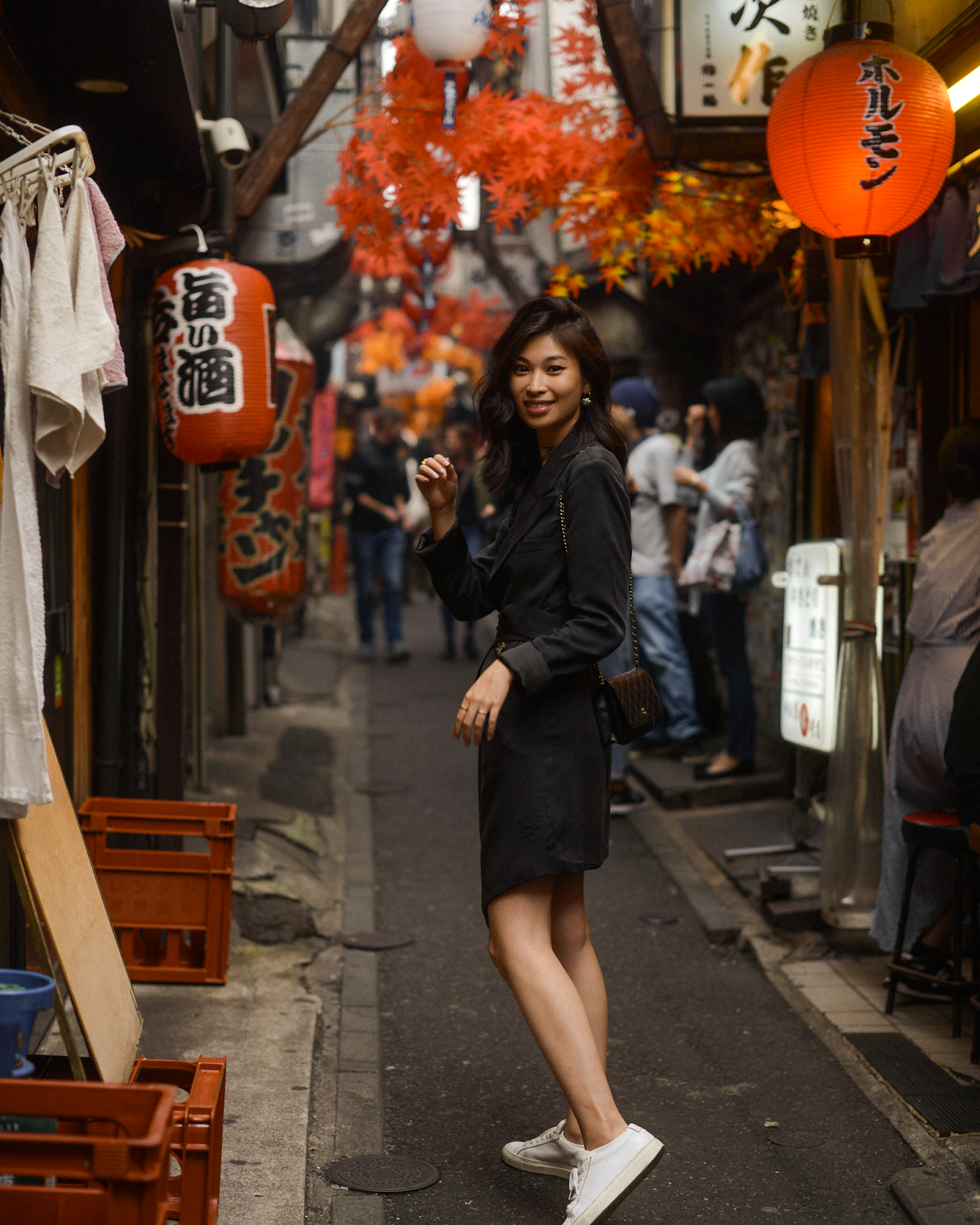Omoide Yokocho in Shinjuku Tokyo, Tokyo travel outfit ideas, blazer dress and sneakers / Personal Style Blog by Van Le / FOREVERVANNY.com