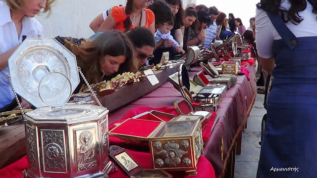 Λείψανα της Ιεράς Μονής Προφήτου Ηλιού Θήρας. https://leipsanothiki.blogspot.com/ Το Τίμιο Ξύλο της Ιεράς Μονής Προφήτου Ηλιού Θήρας. https://leipsanothiki.blogspot.com/