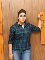 Poorna stylish at Jayammu Nischayambu ra movie event-cover-photo