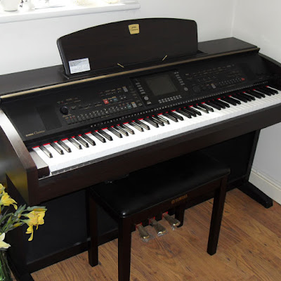 Đàn piano điện Yamaha CVP-305