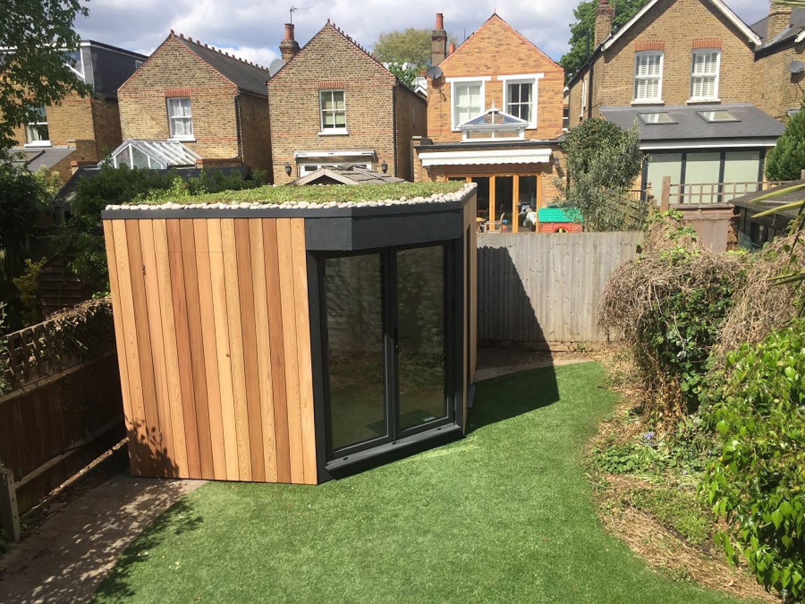 Shedworking Where Is The Best Place In London For A Garden Office There Are Always Going To Be Difficulties In Working Out The Best Locations For A Garden Office But Some Interesting Research From Emoov Looks At