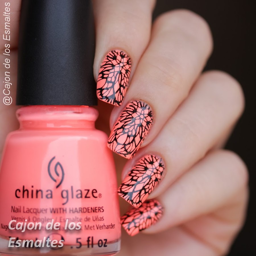 Encaje y neon - Uñas decoradas