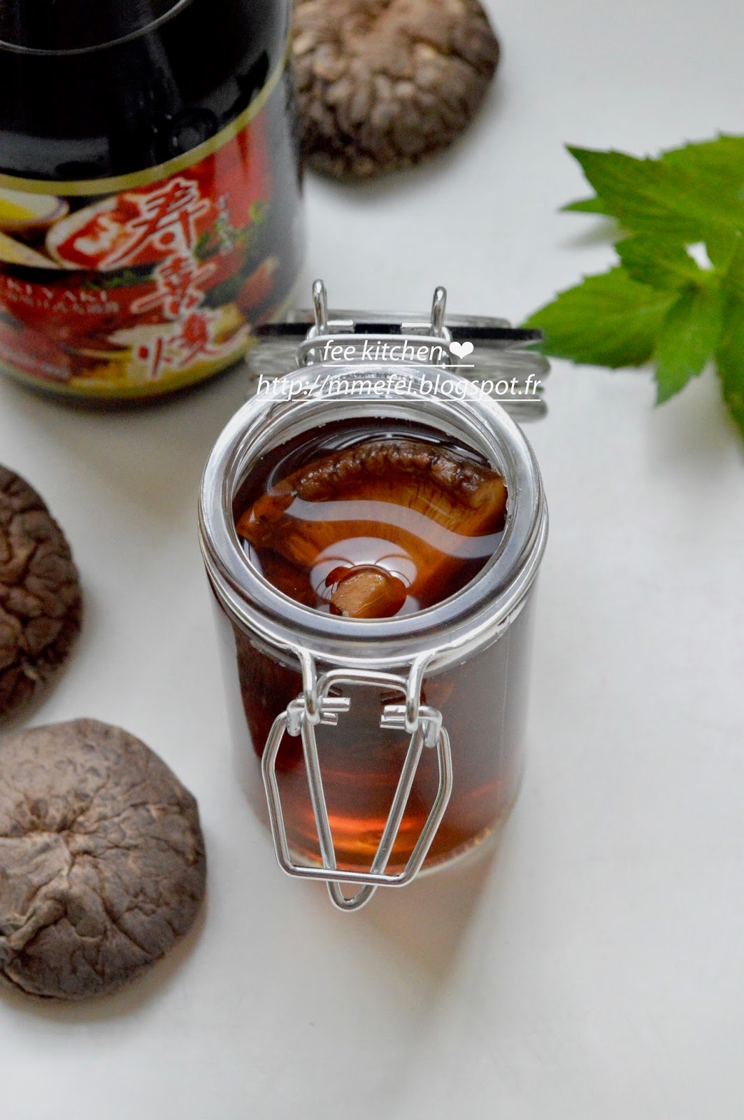fee kitchen Sauce soja aux champignons 香、濃香菇醬油