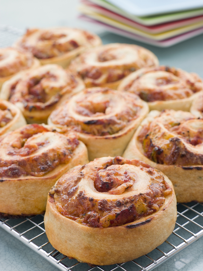 Recipe for a hot sandwich of muffin and cheese biscuit Recipe for a hot sandwich of muffin and cheese biscuit