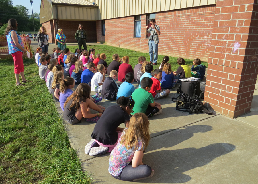 Discover Birds Discover Birds Visits 240 Students at Sevierville