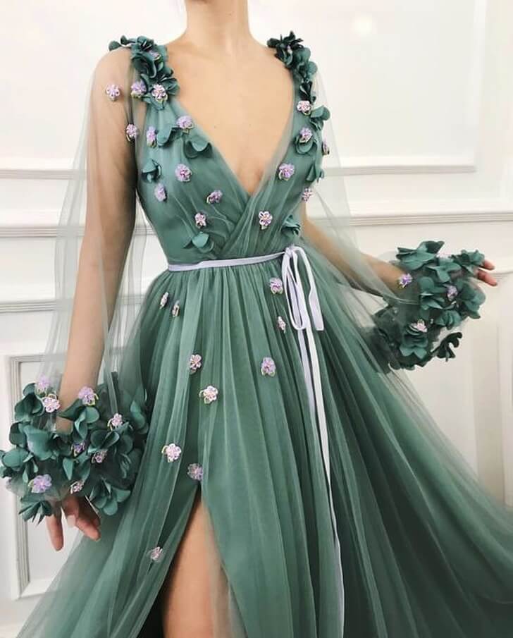 A Designer Makes Gorgeous Dresses Any Woman Would Fall For A Designer Makes Gorgeous Dresses Any Woman Would Fall For