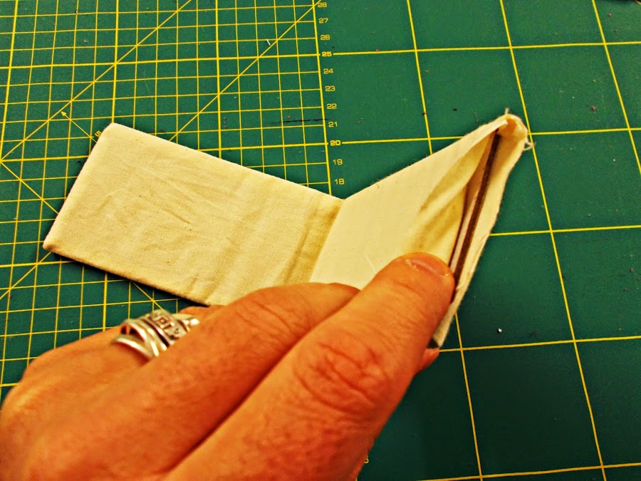 DIY-tarjetero-reciclar-costura-pintar-reutilizar-3