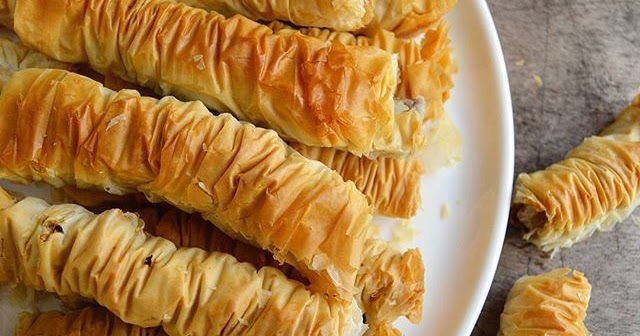 Baklavalık Yufkadan Kıymalı Börek Enfes Yemek Tarifleri