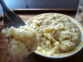 Crock Pot Roasted Garlic Mashed Potatoes