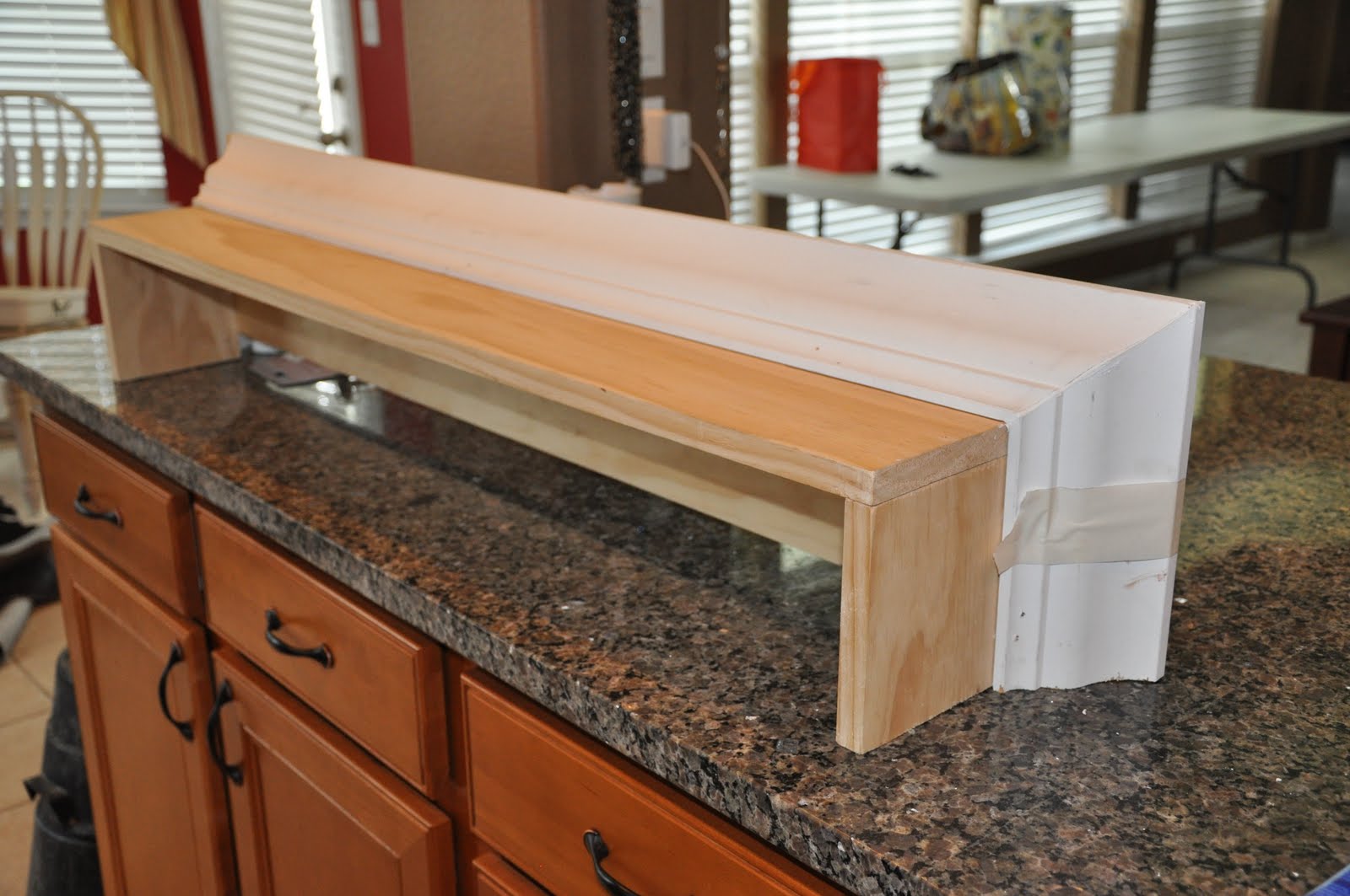 That MOM With Sparkly Heels: DIY Cornice Box