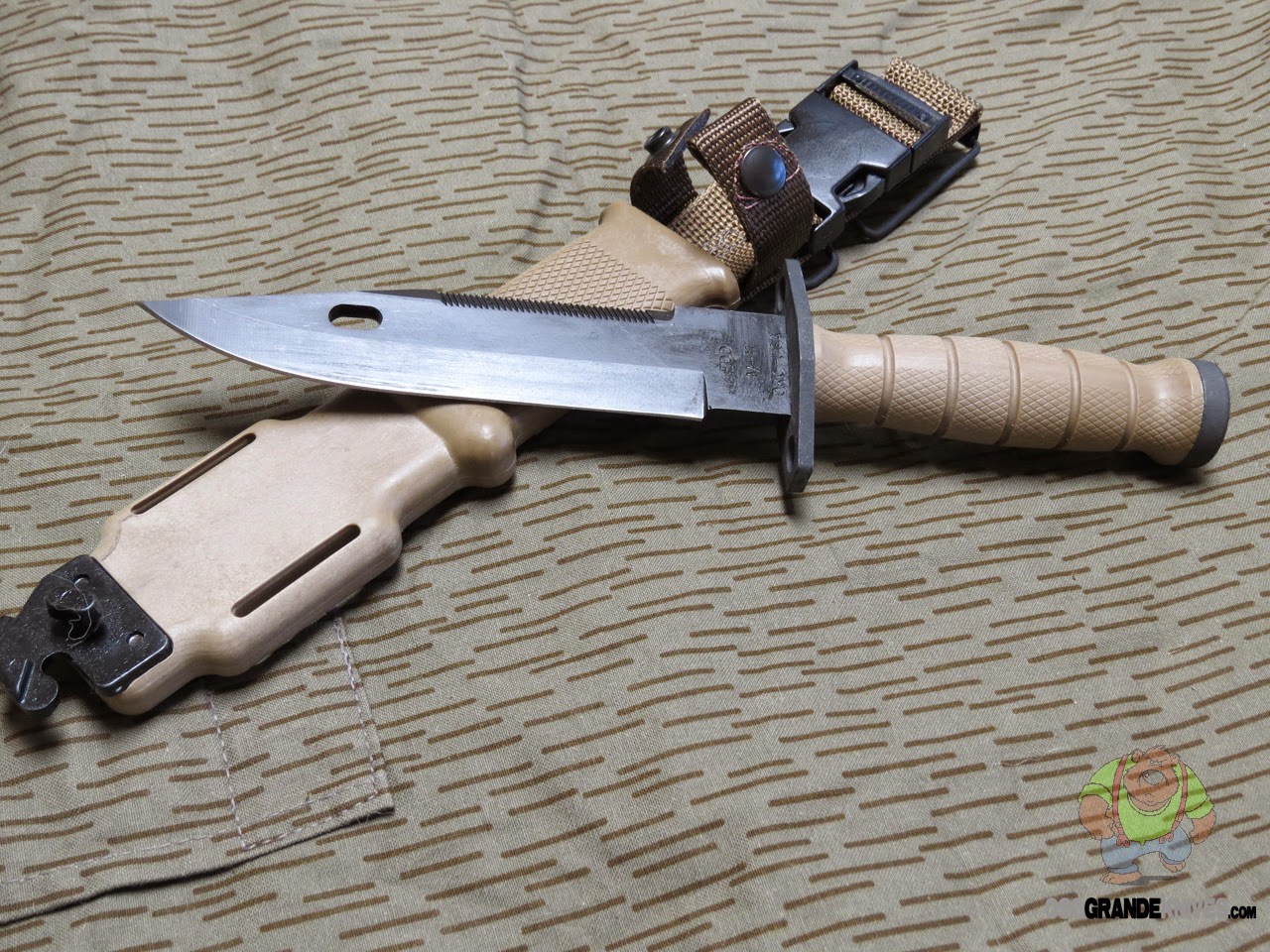 Oso Grande's Knife Blog - Stay Sharp!: Ontario M11 EOD System Knife ...