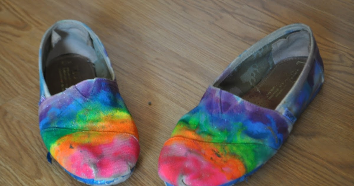 TOMS Shoe Decorating