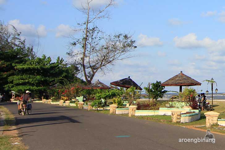 pantai nyiur melambai lalang belitung timur