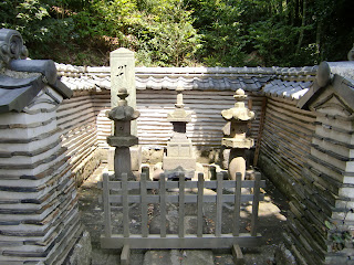 三浦義明の墓（横須賀市）