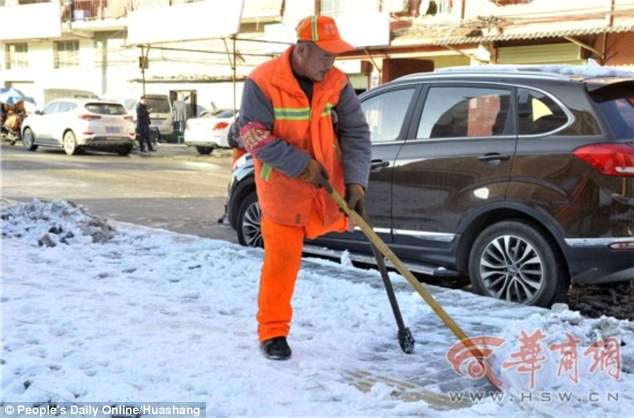 Whenever his wife is sick or has to take a day off, Shang goes to work at 3 am to make sure that the work is done.