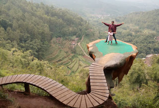 Menjajal Spot Foto Unik dan Instagramable di Goa Pinus, Gunung Banyak, Batu Menjajal Spot Foto Unik dan Instagramable di Goa Pinus, Gunung Banyak, Batu
