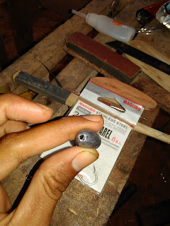 Menyulap timah pemberat menjadi micro jig atau spoon Menyulap timah pemberat menjadi micro jig atau spoon