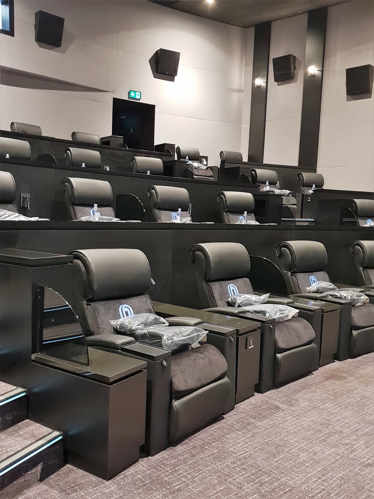 Life in Kuwait Blog Theatre by Rhodes, VOX cinema, The Avenues