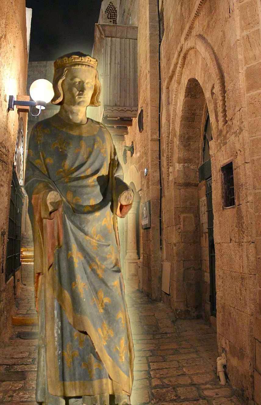 Estátua de São Luis. Fundo: rua medieval de Jaffa. Estátua de São Luis. Fundo: rua medieval de Jaffa.