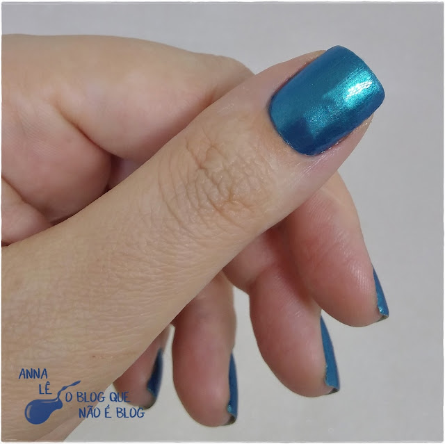 Bossa Panvel Esmalte Nailpolish Azul Blue Bleu Cintilante