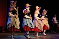 Espectáculo de danzas vascas de la asociaciones de Barakaldo