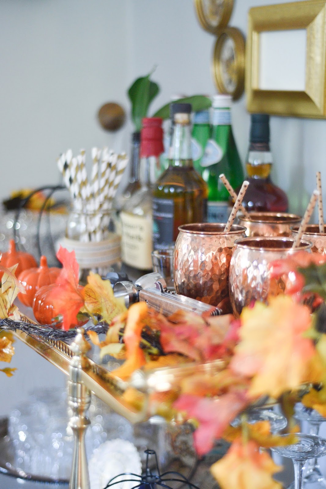 Decorating your barcart for Fall Dining Room Fall decorations www.homewithkeki.com #falldecor #diningrooms #fall Decorating your barcart for Fall Dining Room Fall decorations www.homewithkeki.com #falldecor #diningrooms #fall