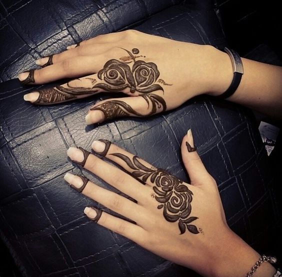 20+ Arabic Mehndi Designs For Front Hand to Steal your Heart! - Tikli