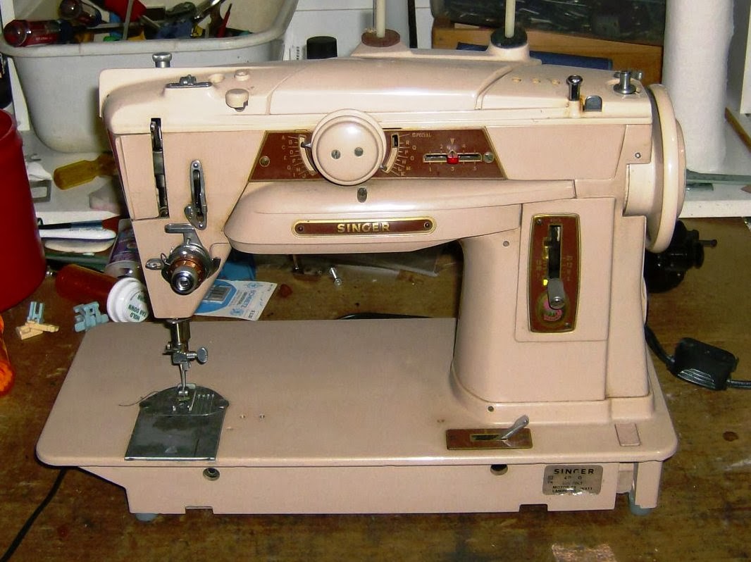 Vintage Sewing Machines: Singer 401G