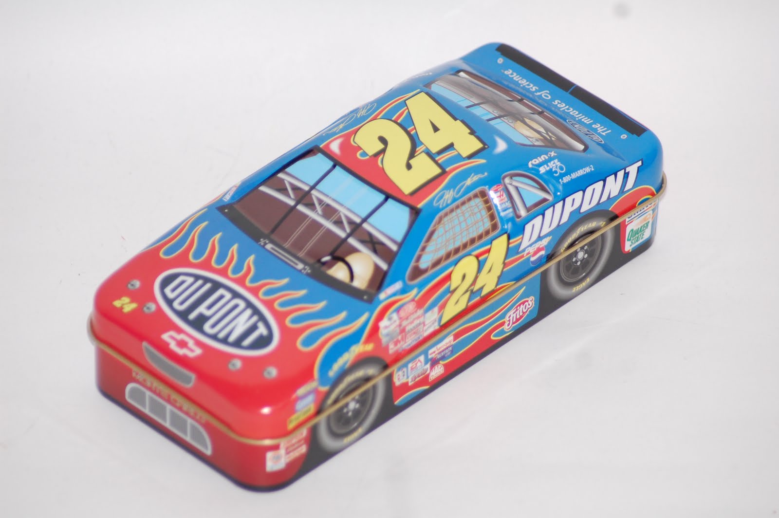 Southern Comfort Rc Garage COLLECTIBLE 24 DUPONT NASCAR RACING CAR TIN CANMINT!!