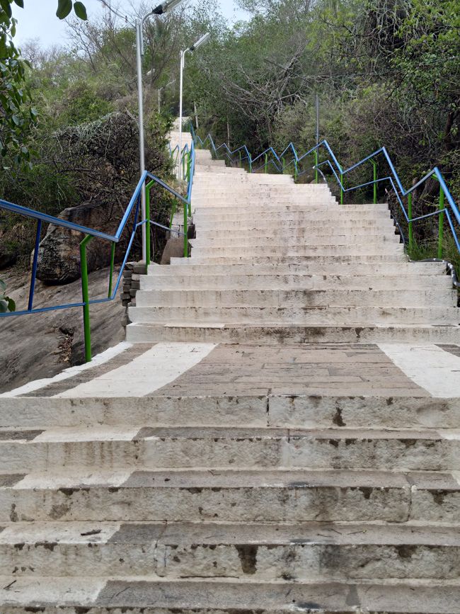 Steps Leading ToSri Ratnagiri Murugan Temple Steps Leading ToSri Ratnagiri Murugan Temple