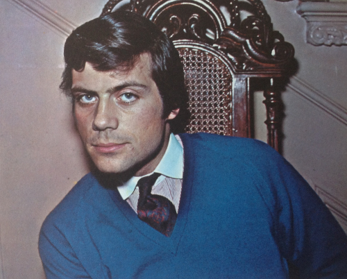 A Chance to Meet and Dress like Oliver Reed