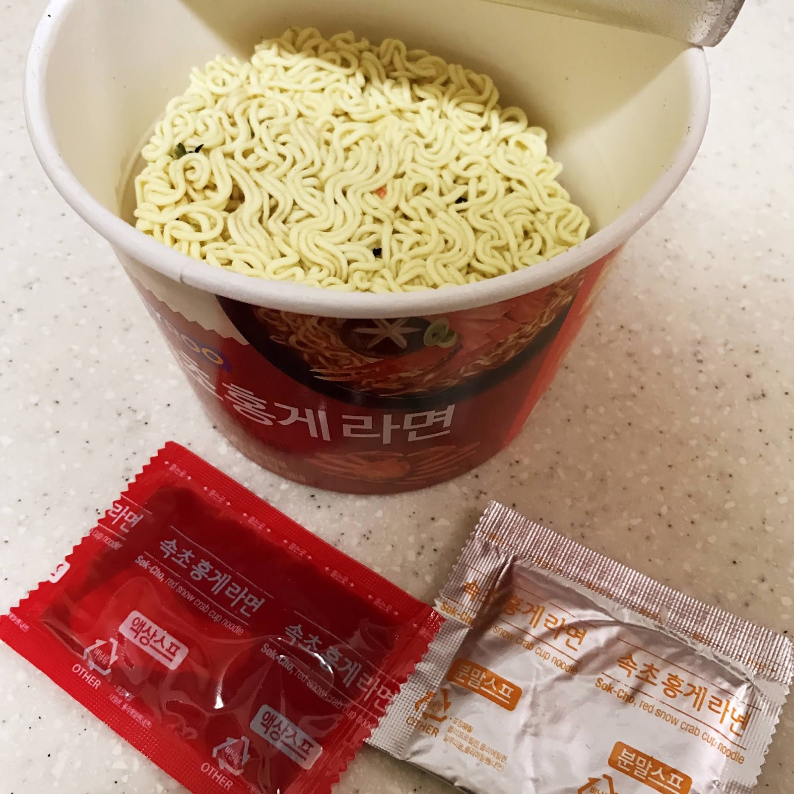 [Korea CU Convenience Store] Sokcho Red Snow Crab Cup Noodles Review