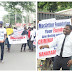 Lekan Fatodu leads Anti-fake news protesters to SaharaReporters office in Lagos