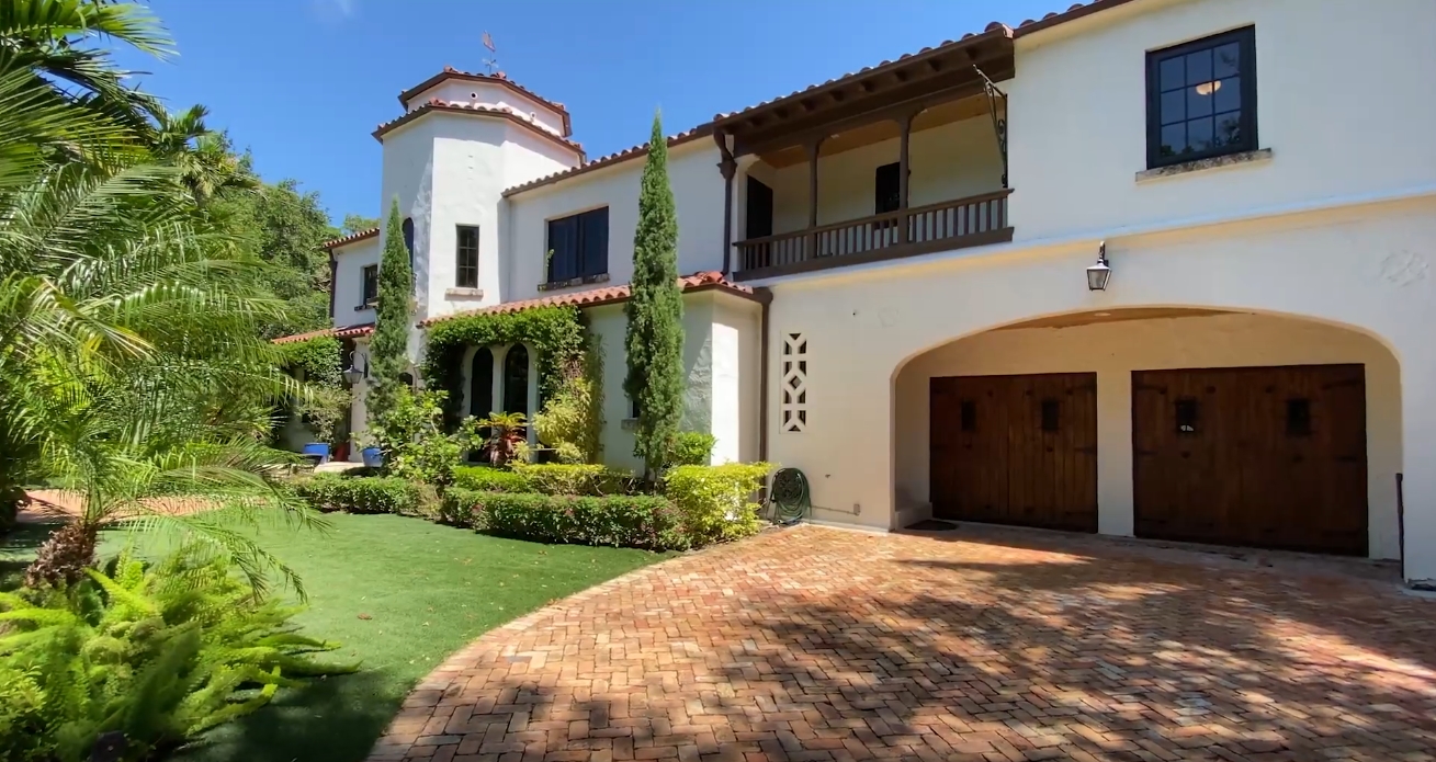 25 Photos vs. 1100 S Greenway Dr, Coral Gables, FL vs. Home Interior Design Tour