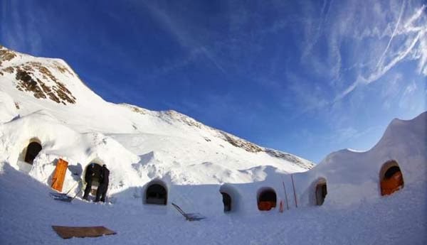 Nothing to see here, just a few holes in the snow… Nothing to see here, just a few holes in the snow…