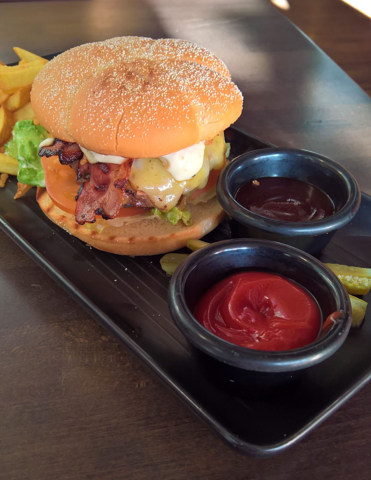 Amarillo burger hampurilaistesti Jyväskylän paras hampurilainen mallaspulla