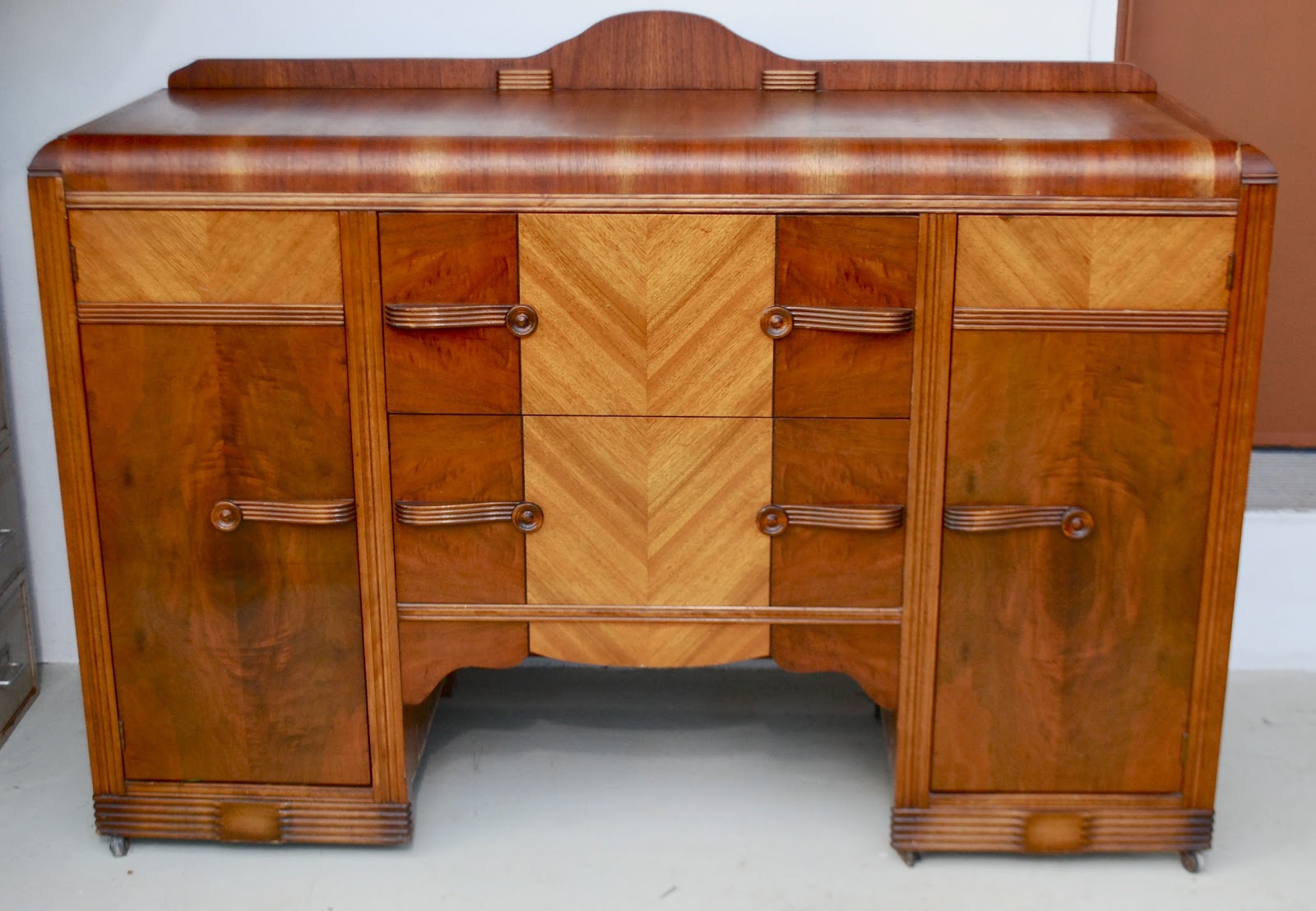 Tribute 20th Decor Art Deco Walnut and Mahogany Dining Set