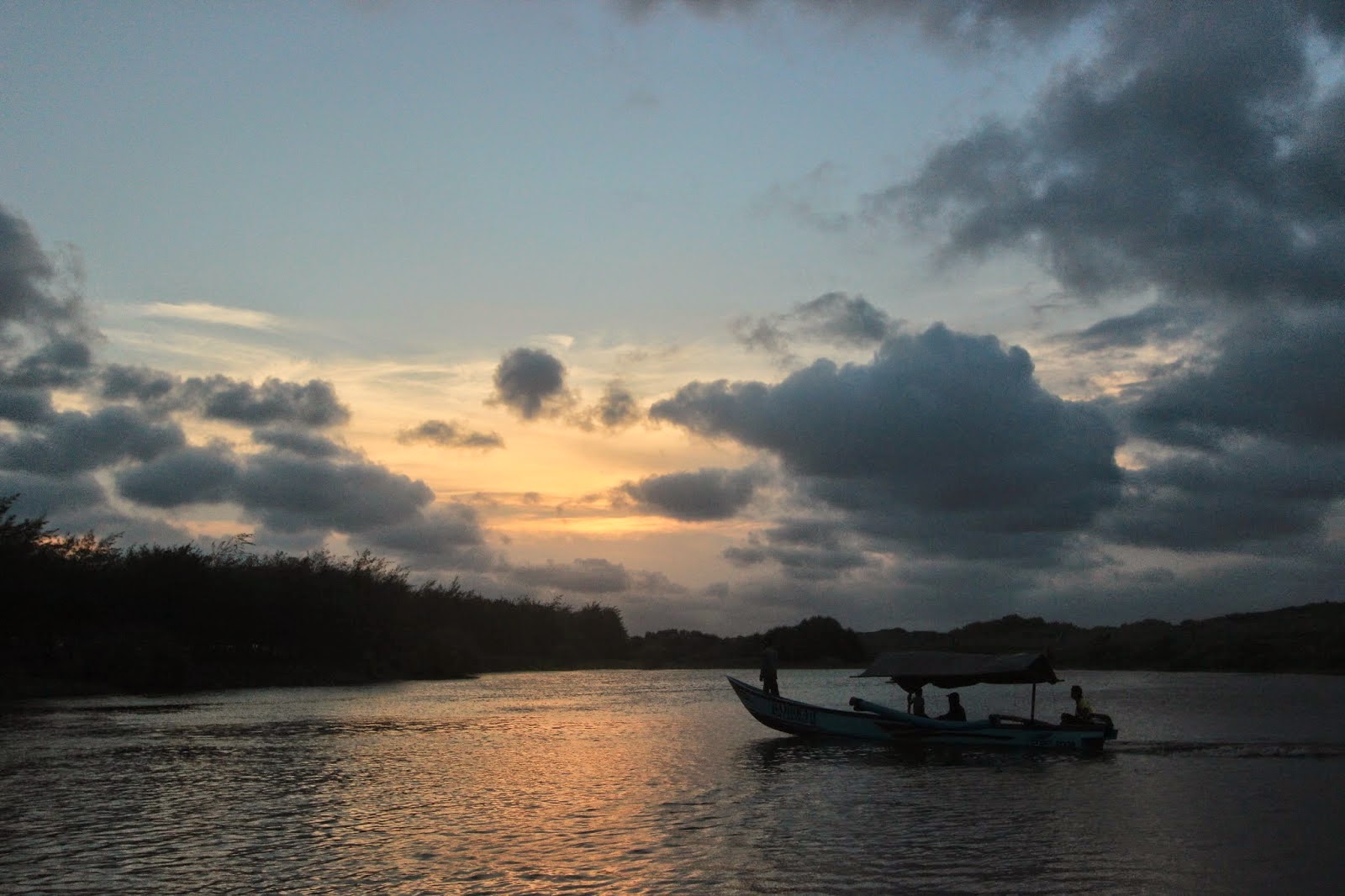 Wisata Kebumen, Pantai Lembupurwo