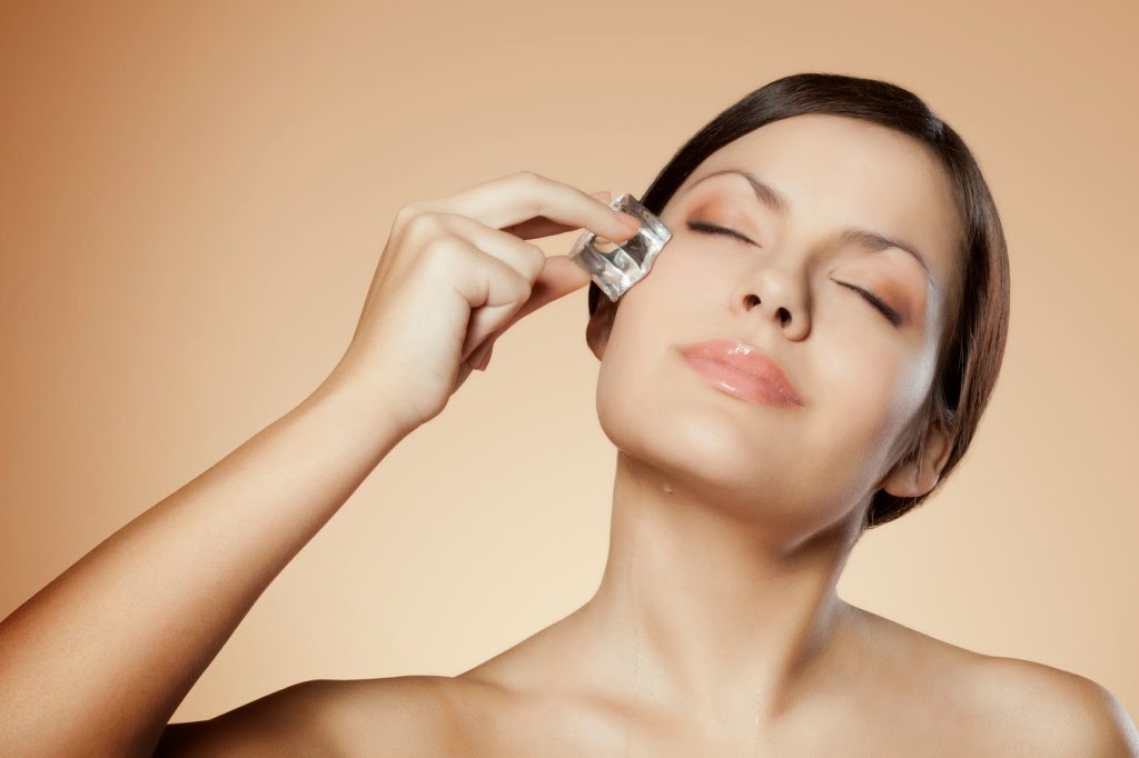 Facial massage with ice cubes