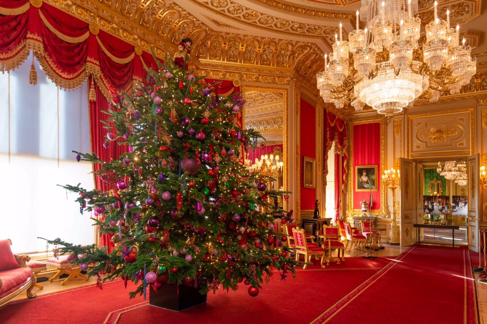Queens of England: All the Queen's Christmas Trees: Windsor Castle