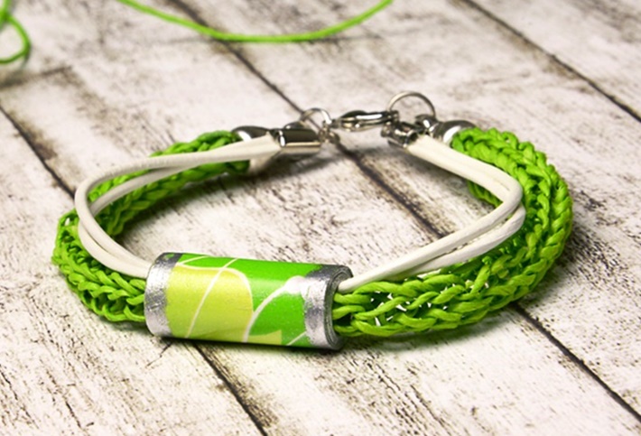 Armband von S.Chick Armband aus Papierperlen und Papierschnur