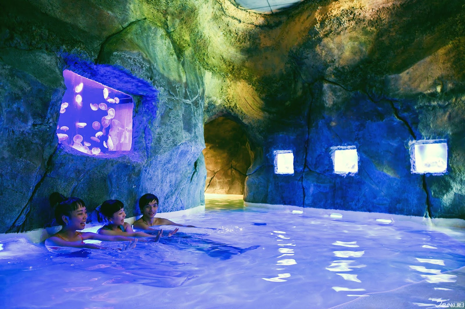 JAPANKURU Japanese Hot Springs Theme Park at Hakone Kowakien YUNESSUN