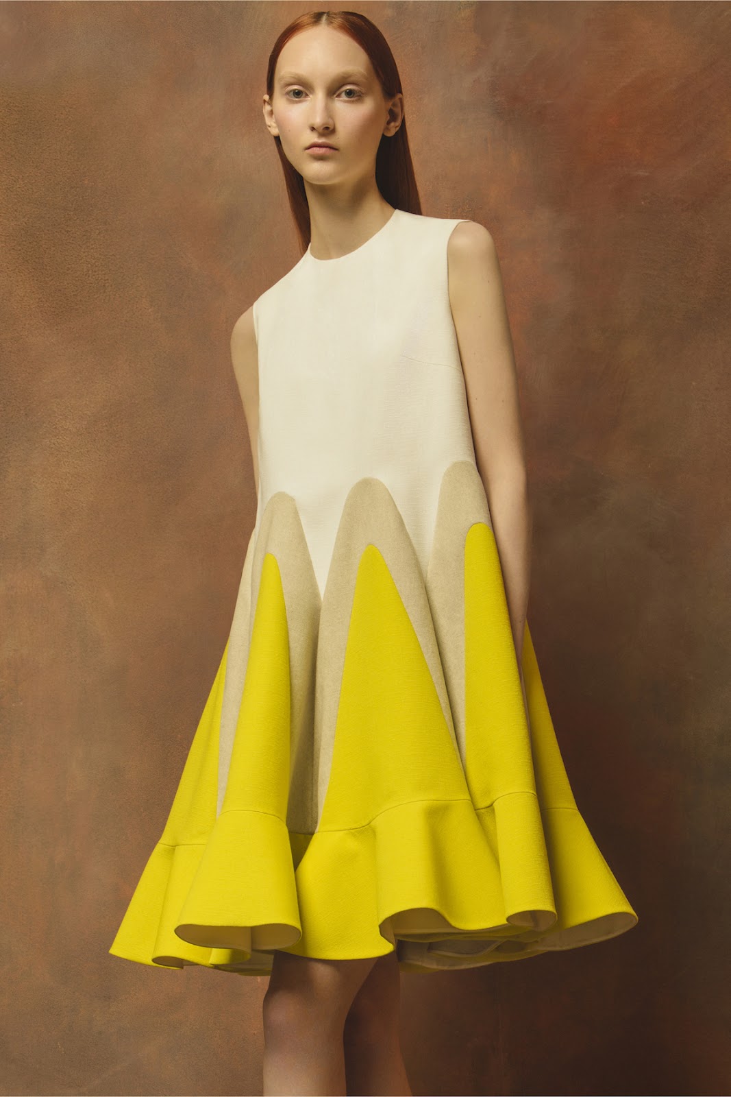 Delpozo Cruise 2017 delpozo-cruise-2017, delpozo-resort-2017, delposo-cruise-2017, delposo-resort-2017, delpozo-2017, joseph-font-delpozo, joseph-font, du-dessin-aux-podiums, dudessinauxpodiums, voyage-dans-l-espace, voyage-dans-la-lune, Georges-melies, paysages-stellaires, broderie-Ʃtoiles