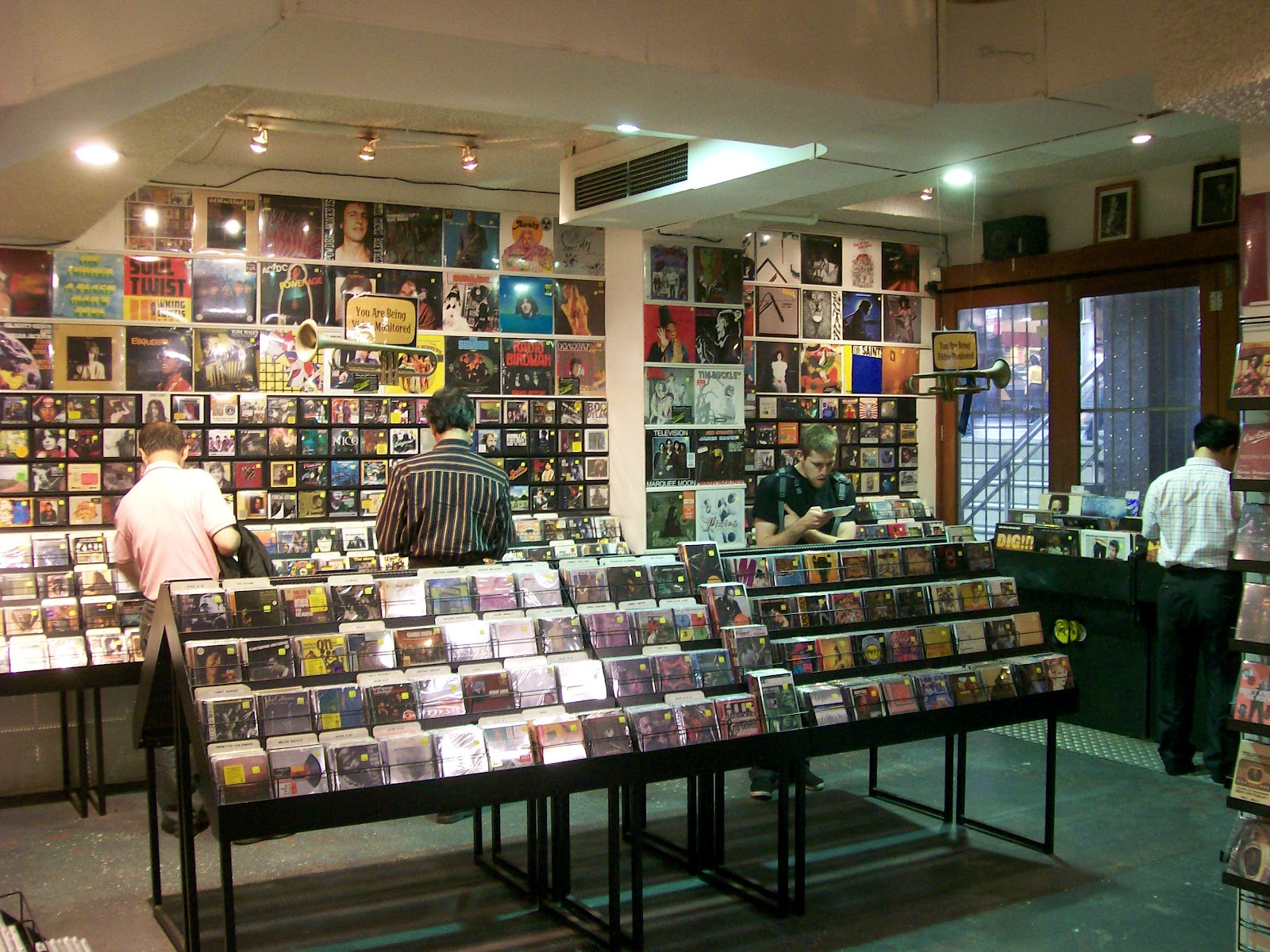 Los 39 Sonidos BUENAS TIENDAS DE DISCOS DE TODO EL MUNDO