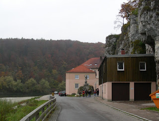 Straße zum Kloster Weltenburg
