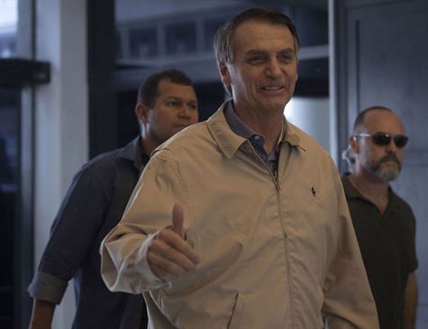 Bolsonaro diz não ter controle sobre ação de empresas no WhatsApp