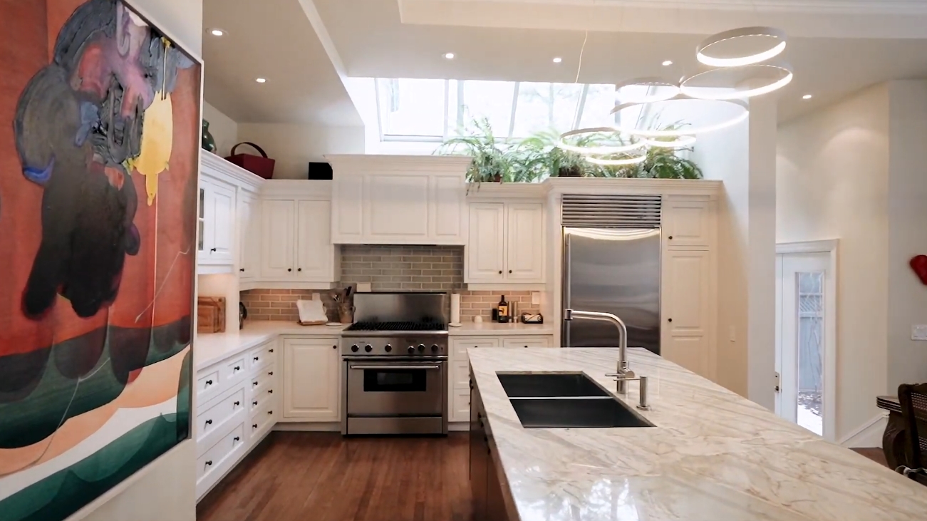 Luxury Home Interior Design Tour vs. 88 South Drive, Toronto, Ontario - Sotheby's International Realty Canada